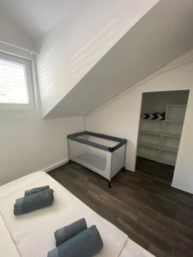 Guesthouse Ruza Sobra Apartments In The Attic Of The House Exterior foto
