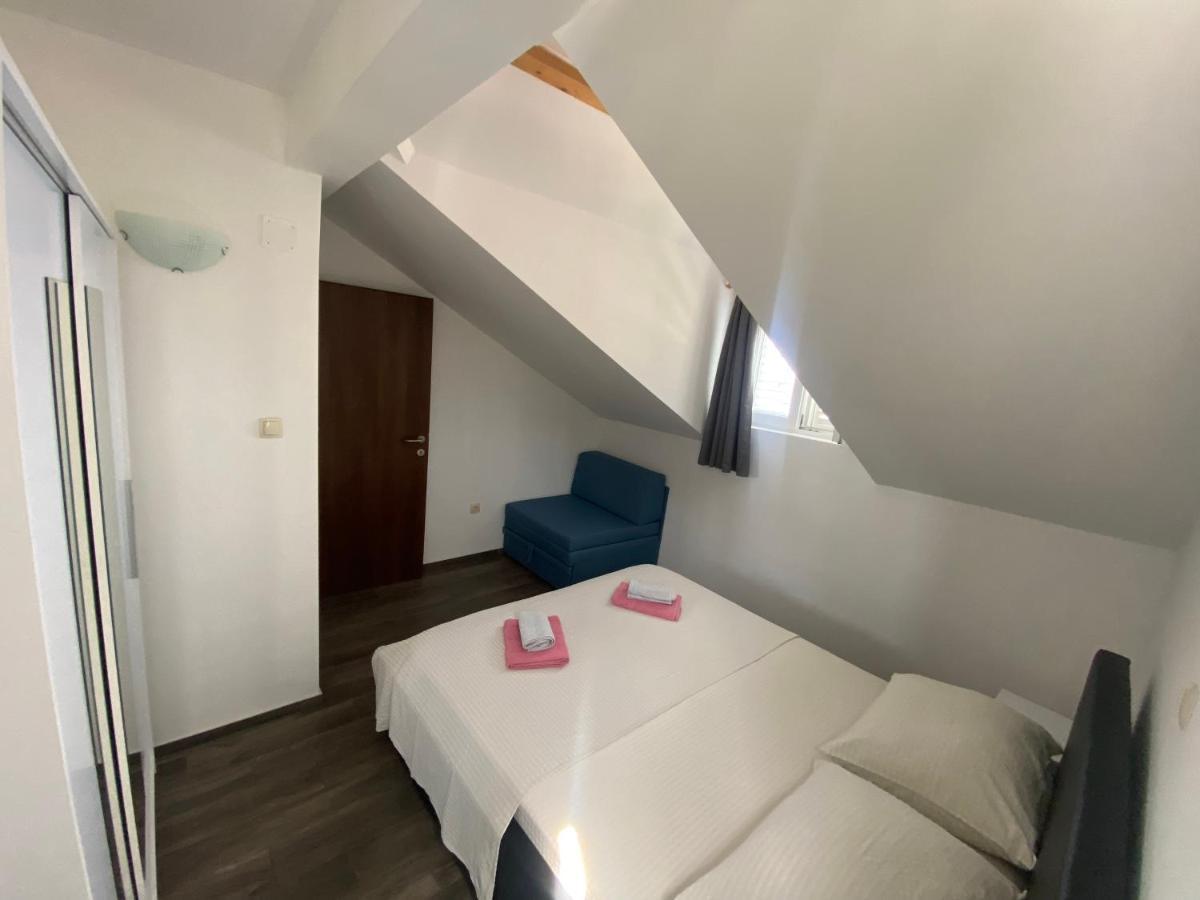 Guesthouse Ruza Sobra Apartments In The Attic Of The House Exterior foto